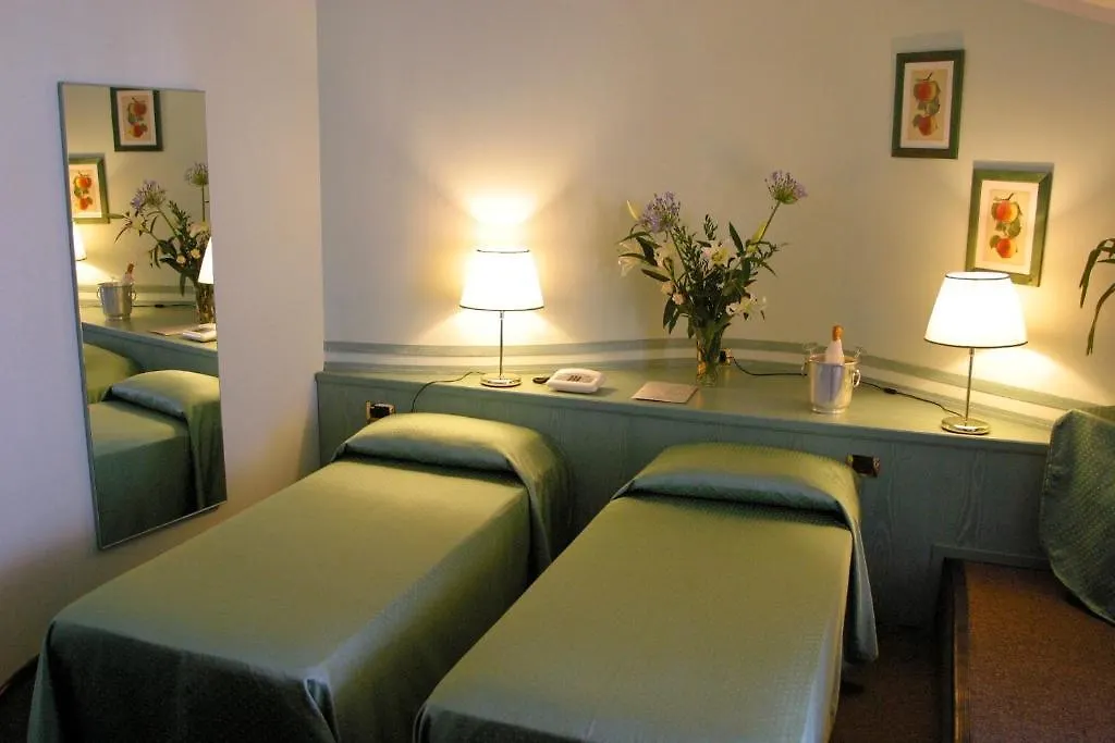 Albergo Della Corona Binasco 3*,  Italien