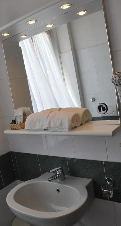 Ξενοδοχείο Albergo Della Corona Binasco
